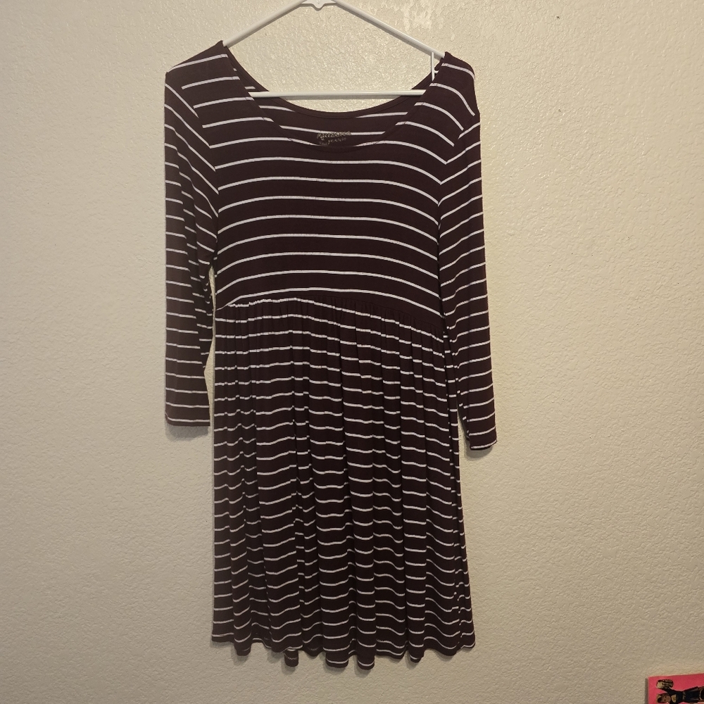Arizona small burgundy striped long-sleeved super soft rayon blend dress